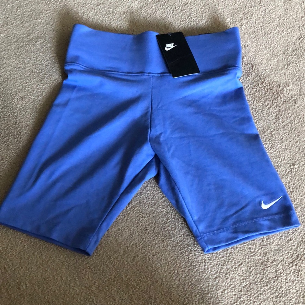 NWT Nike Tight Fit Biker Short
